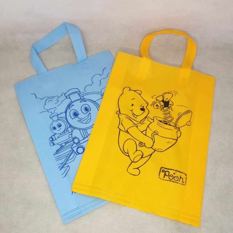 

GOODIEBAG TALI LIPAT SAMPING KARAKTER 25x35x8