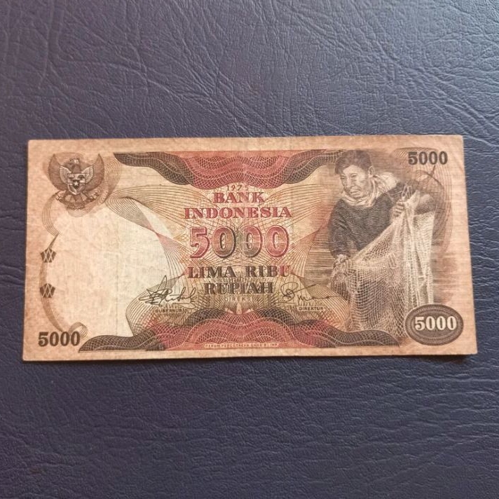 Uang kuno kertas 5000 rupiah Penjala ikan tahun 1977