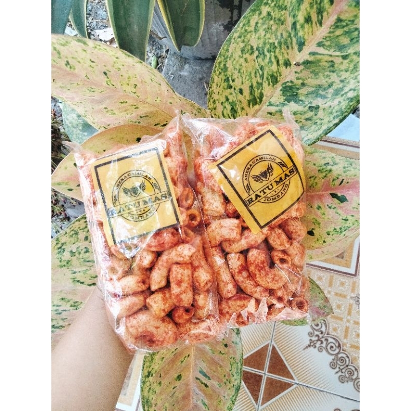 

Camilan snack murah/makanan ringan pedas gurih dan manis ECER isi 3