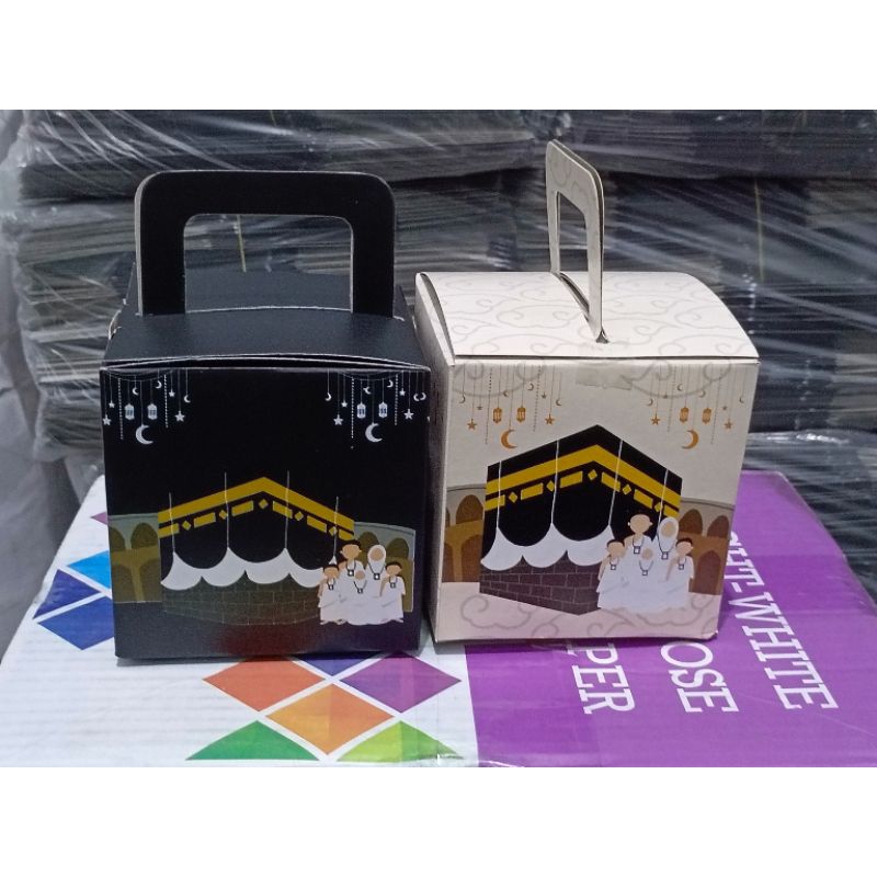 

kardus oleh oleh haji dan umroh isi 50