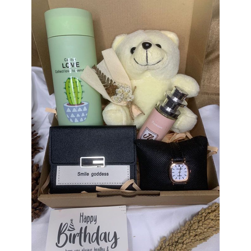 

HAMPERS KADO BUAT CEWEK GIFT BOX KADO ULANG TAHUN CEWEK