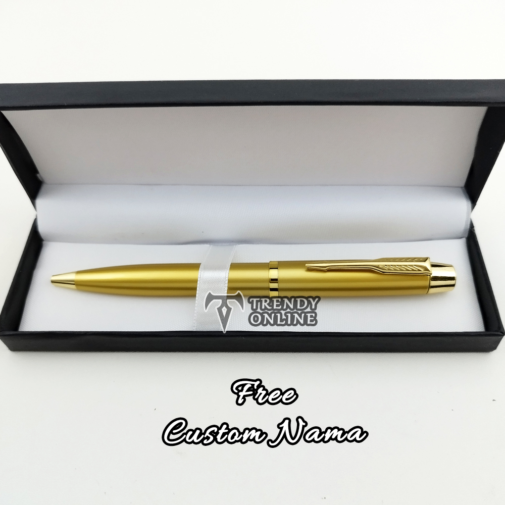 

Pulpen TR75 Gold Style FREE GRAFIR Nama, Pulpen + Box Bonus Cetak Nama Custom, Hadiah Souvenir Exclusif