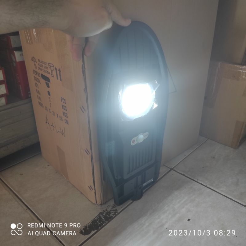 Solar Powered Street Light 50 Watt Vacolux Lampu Jalan Tenaga Surya Pakai Remote