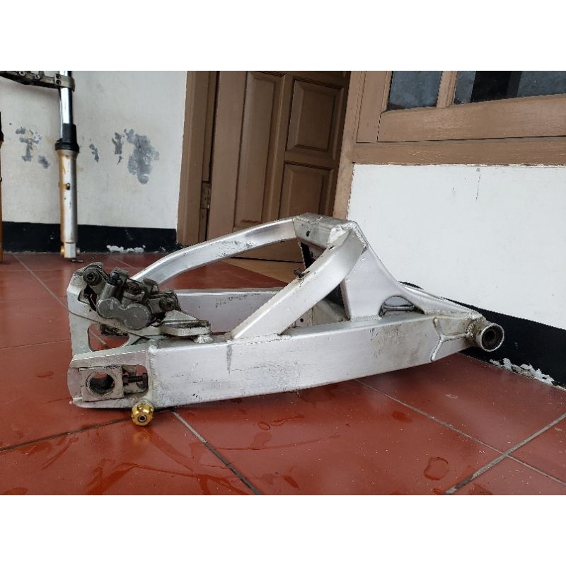 swingarm swing arm yamaha R6 600cc