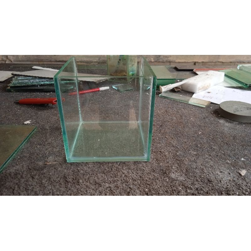 Aquarium kaca aquarium kubus ukuran 20x20x20