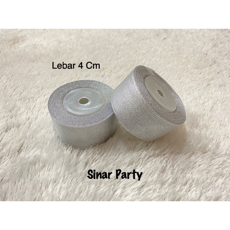 

Pita Roll Gliter Lebar 4 Cm