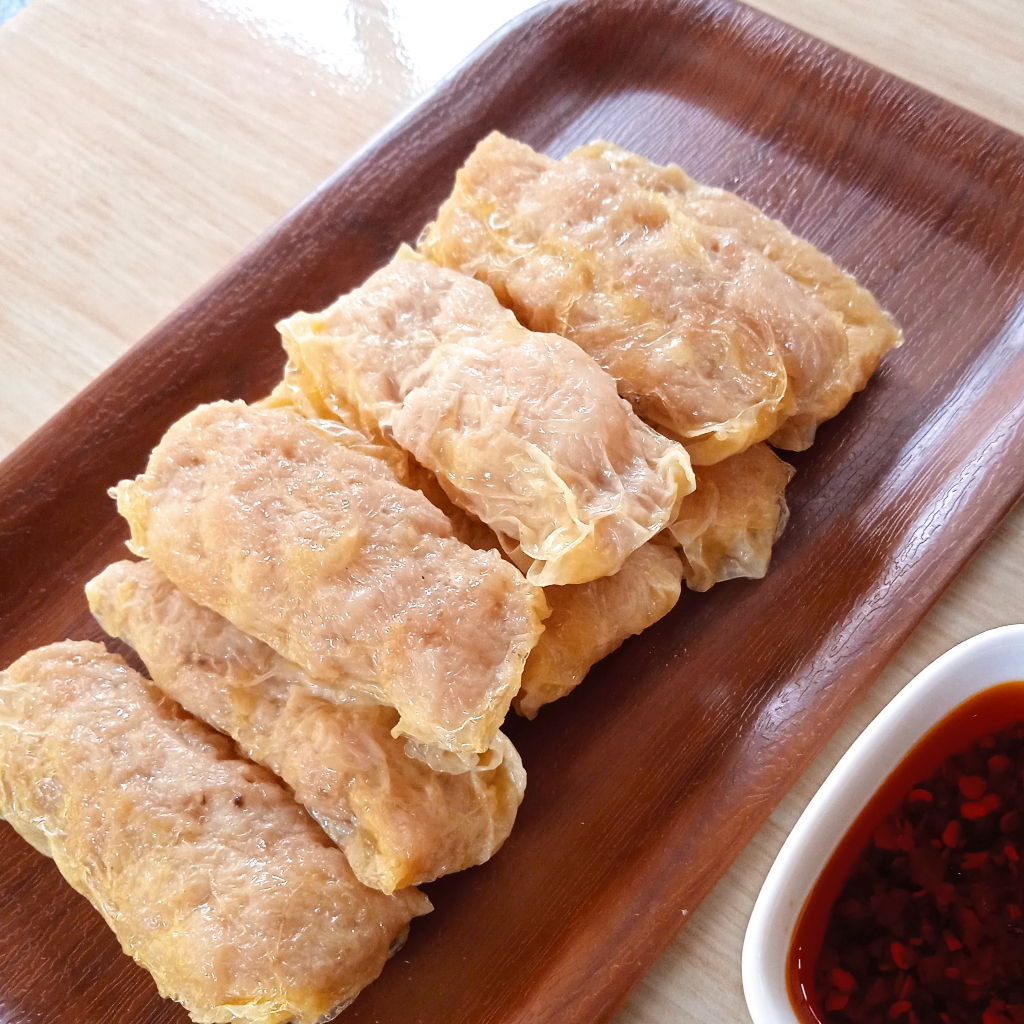 

DIMSUM FROZEN FOOD HALAL MURAH LUMPIA KULIT TAHU/LUMPIA KULIT TAHU AYAM FROZEN/SENSASI LEZAT DAN GURIH LUMPIA KULIT TAHU YANG MENGGODA SELERA / RASAKAN PERPADUAN UNIK TEKSTUR DAN RASA DALAM SETIAP GIGITAN LUMPIA KULIT TAHU