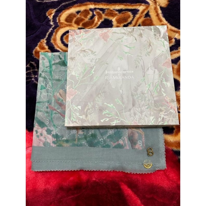 Xanadu Scarf Square Buttonscraves