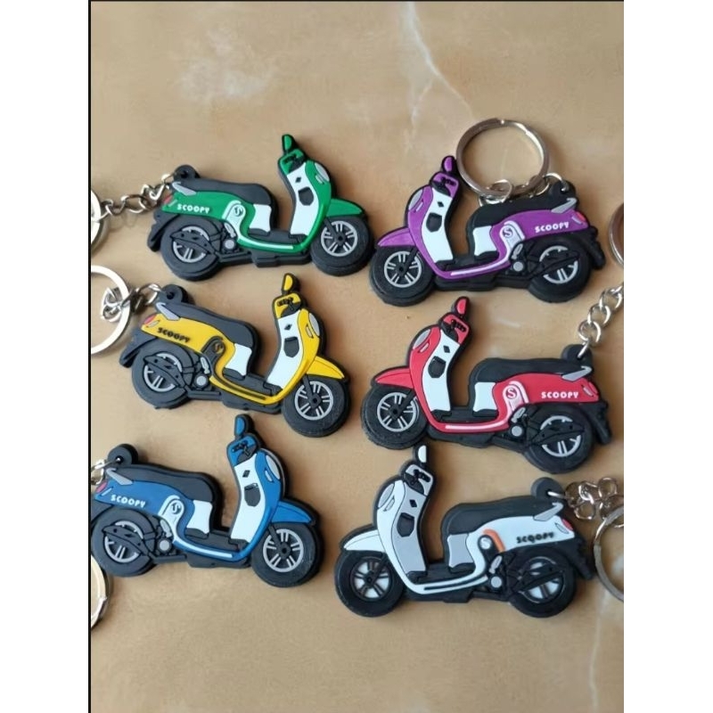 Gantungan Kunci Miniatur Motor Honda Scoopy - Mainan Kunci Motor Scoopy Beat Silicon dan Acrylic