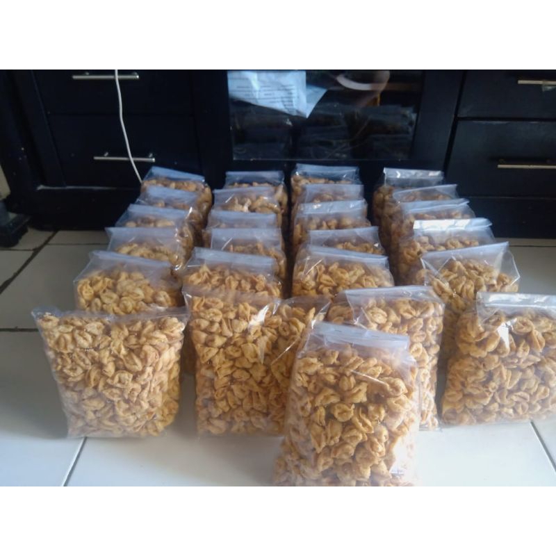 

kue bawang Lipet Renyak,Gurih,Lezat N Halal