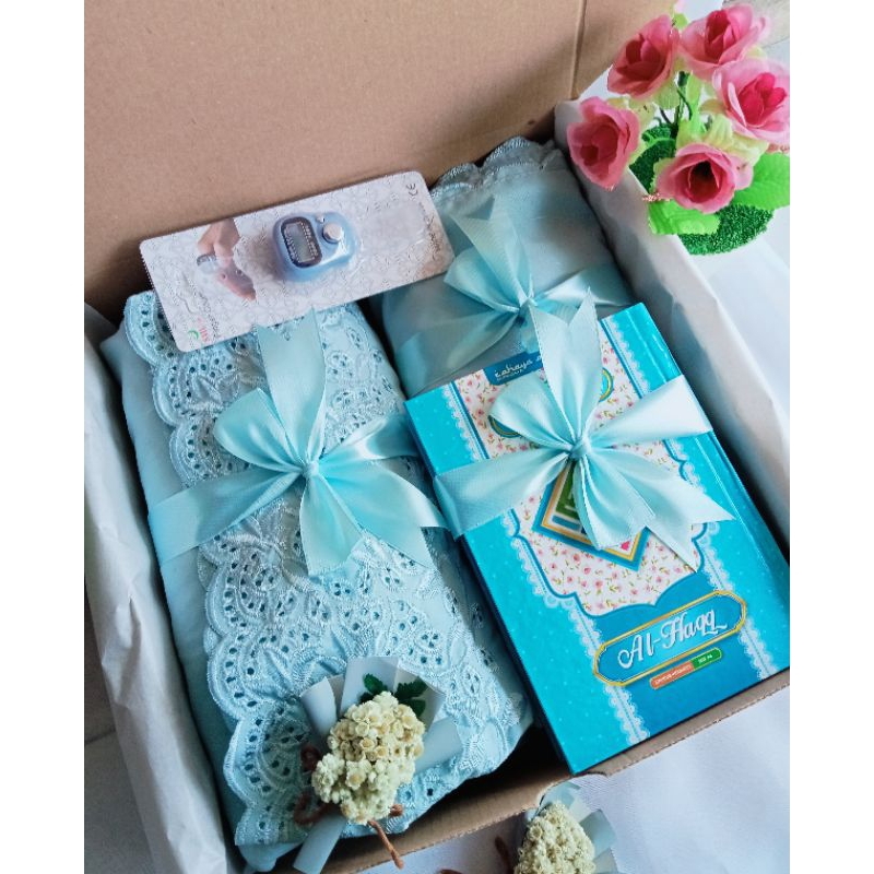 

Hampers Cewek Mukena Khadijah premium//Kado Mukena//Gift Murah