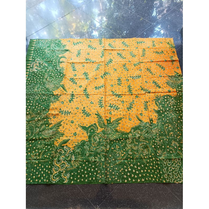 batik tulis lasem kuning  hijau mlatr cantik