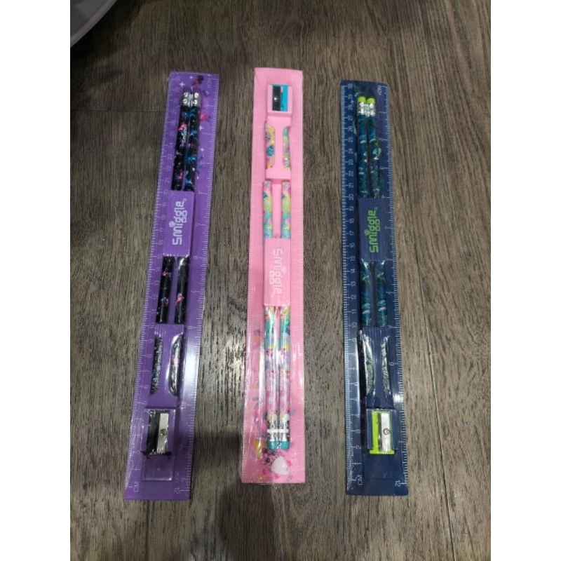 

Original Smiggle Malaysia - STATIONARY SET