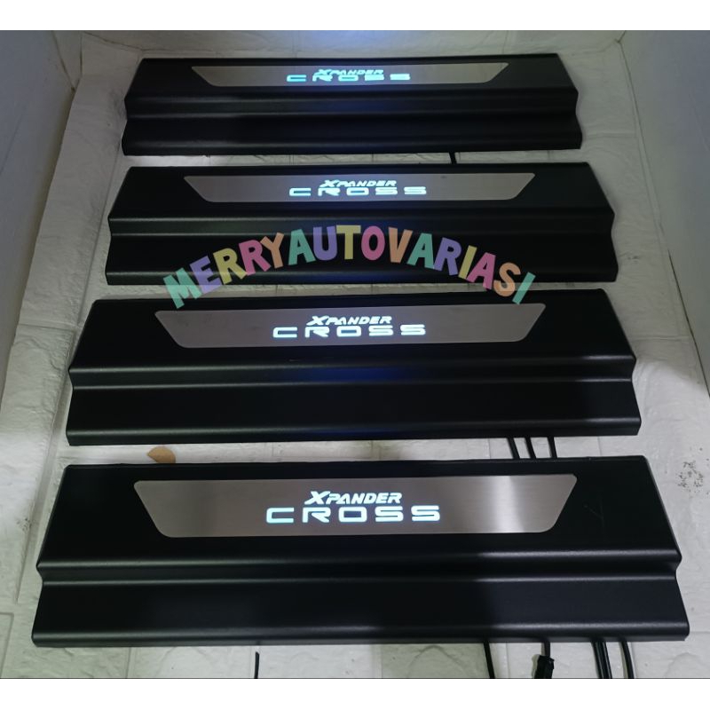Sillplate samping mobil Xpander cross lampu led