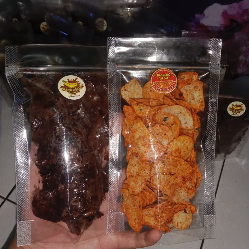 

Basreng pedas daun jeruk kemasan pouch 10x17