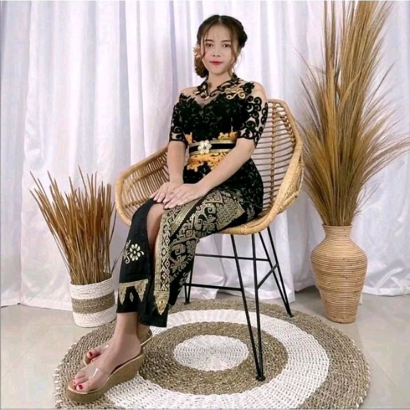SETELAN KEBAYA WISUDA MODERN