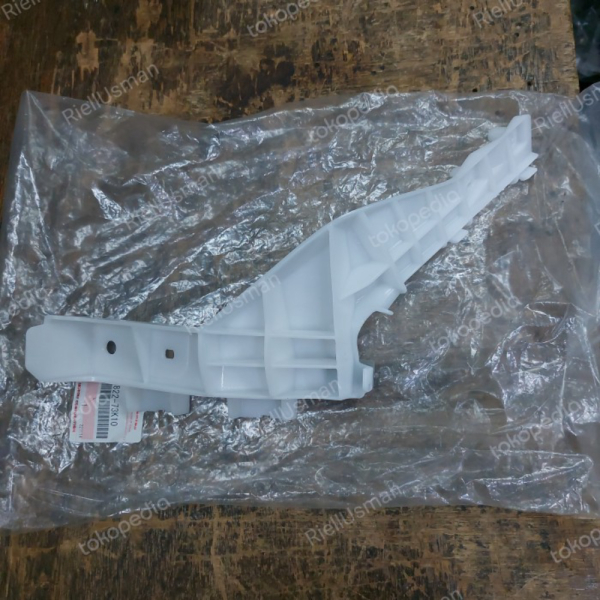 Breket bemper belakang suzuki Swift ST/GT  Limited