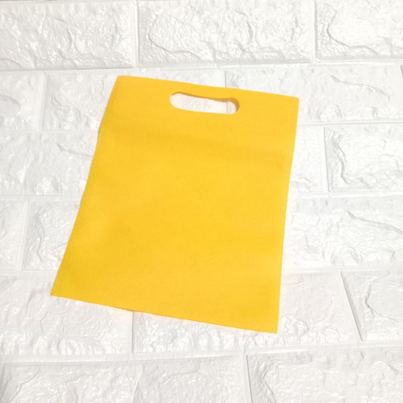 

(READY STOK) COD TAS OVAL KUNING 20*26 cm SATUAN TAS SPUNBOND MURAH GOODIE BAG GOODIEBAG/ TAS TANPA TALI / TAS WEDDING / TAS HAJI UMROH / HAJATAN ULTAH / TAS SPUNBOND SABLON / SELAMATAN / OLEH-OLEH / TAS SOUVENIR SPUNBOND TALI TAS SOUVENIR SABLON