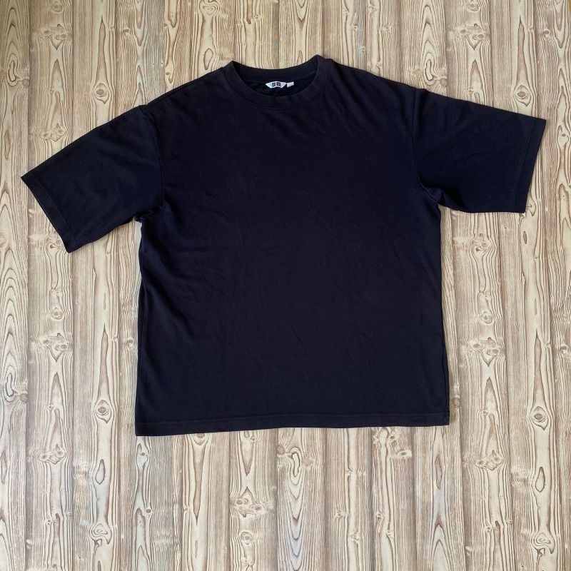 T-Shirt Uniqlo Oversize (Second)