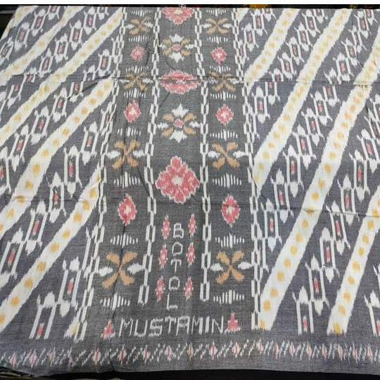 Sarung Goyor, Merk Mustamin, Bahan Goyor, Tenunan tangan atau jahit tengah