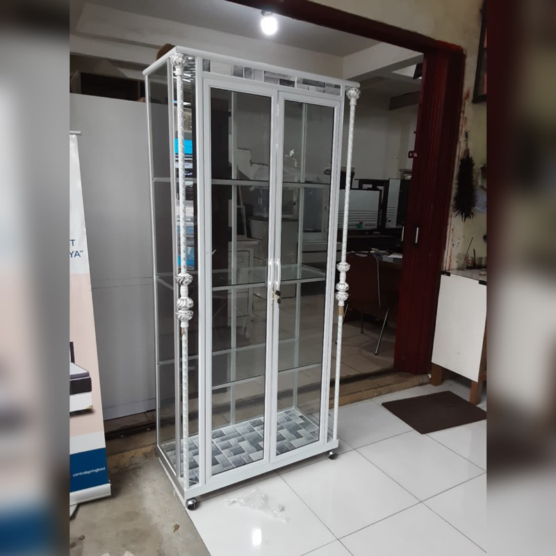 Lemari Hias 2 Pintu Aluminium Kaca