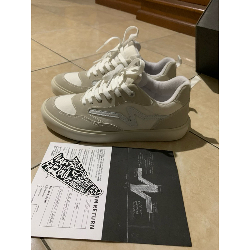 Nah Project - Audacity Bone white 1 size 41 (26cm) preloved