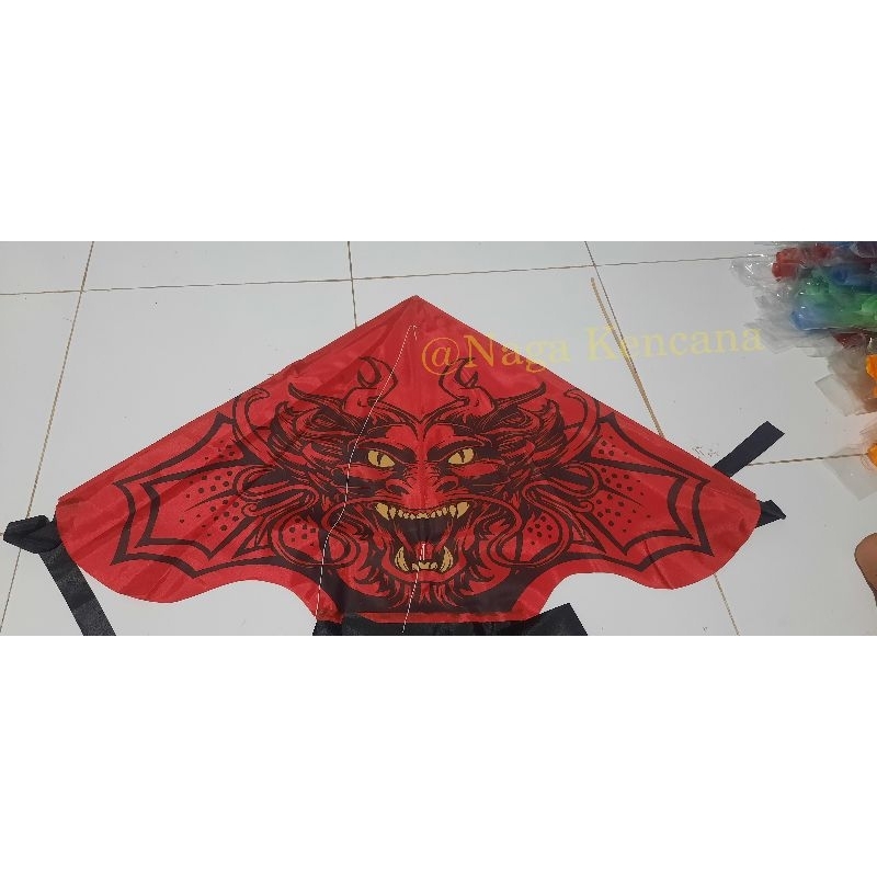 layangan karakter/layangan kain pantai/ layangan lipat