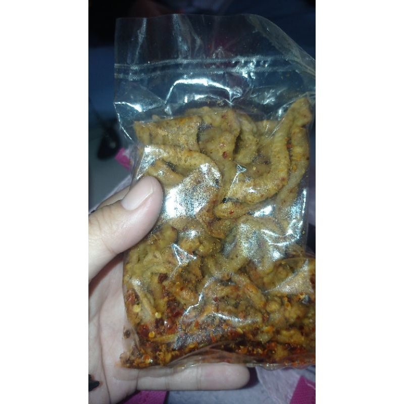 

kripik usus pedas enak