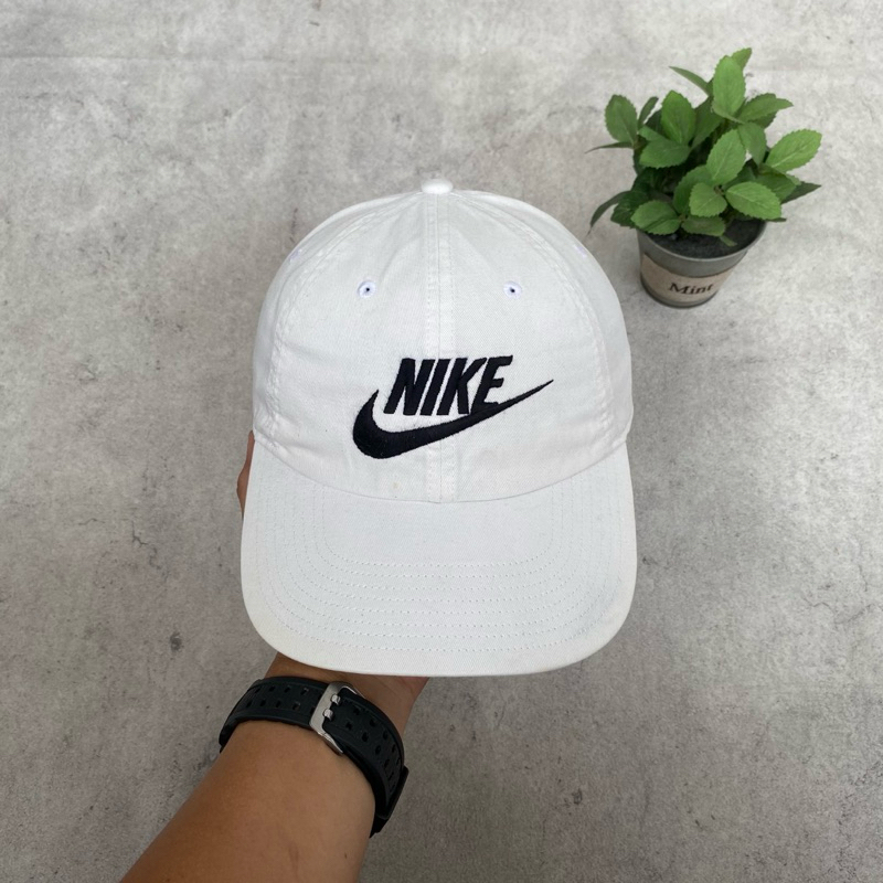 topi nike original warna putih