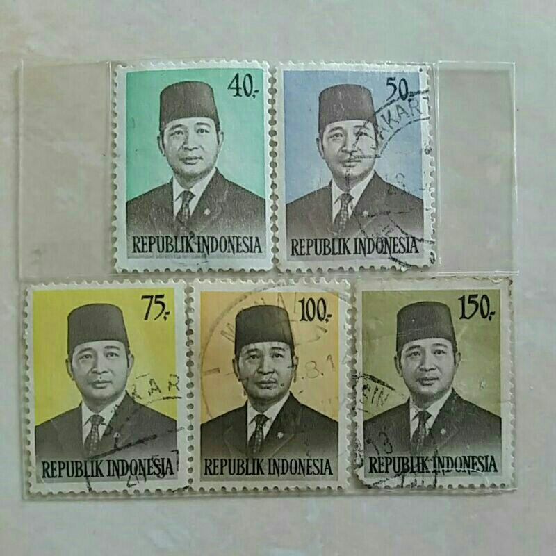 

(AB) Perangko Indonesia 1974 Presiden Soeharto Set 5pcs Used