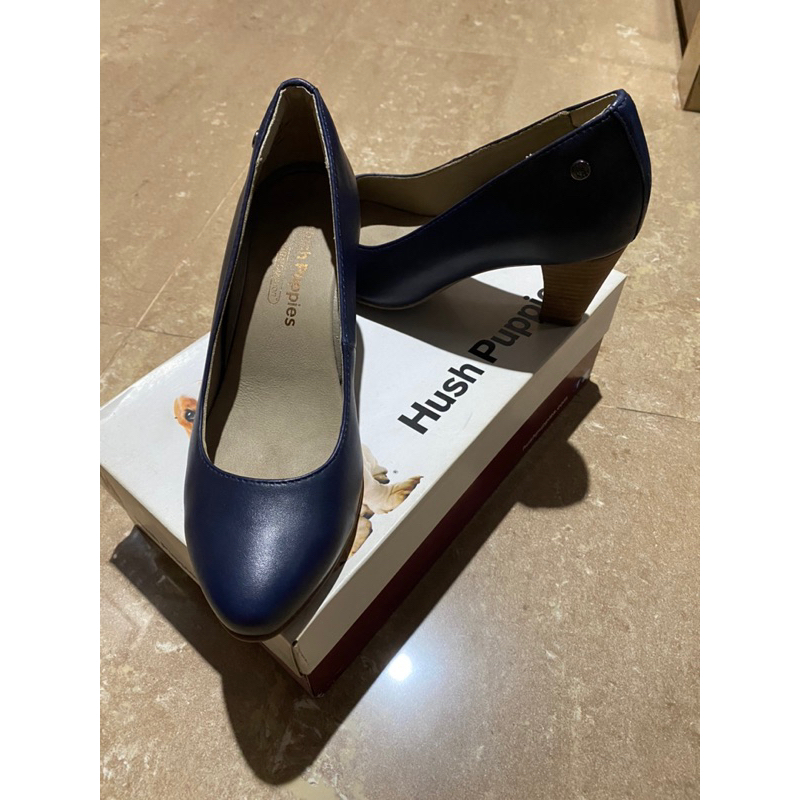 Preloved Hush Puppies Navy Pump Heels