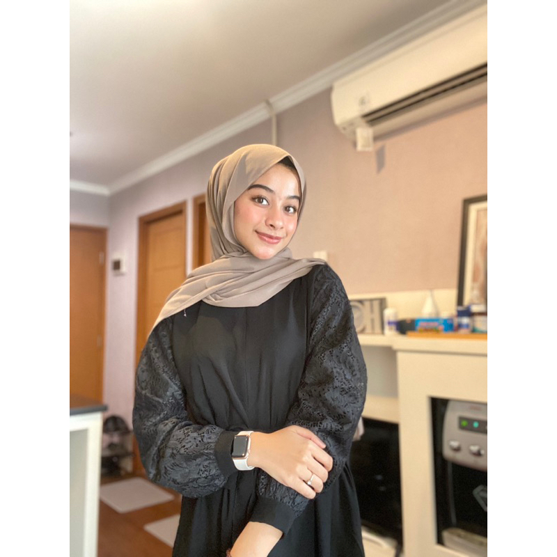 Nazla Abaya | Abaya Jetblack | Abaya Brukat | Nameela.id