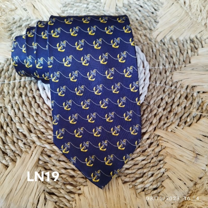 Dasi formal kantor manual motif