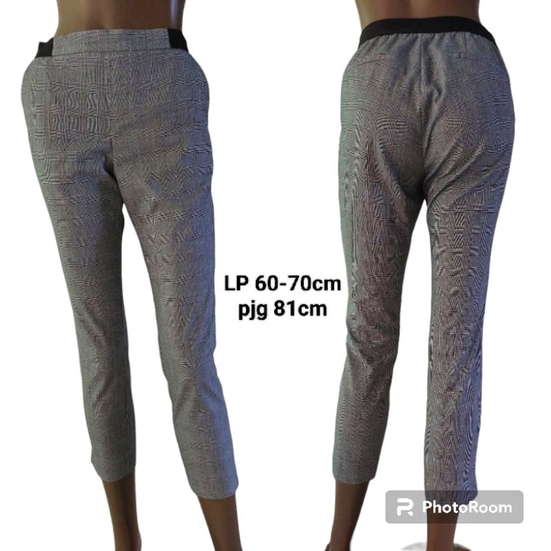 preloved branded original UNIQLO tartan ankle crop pants