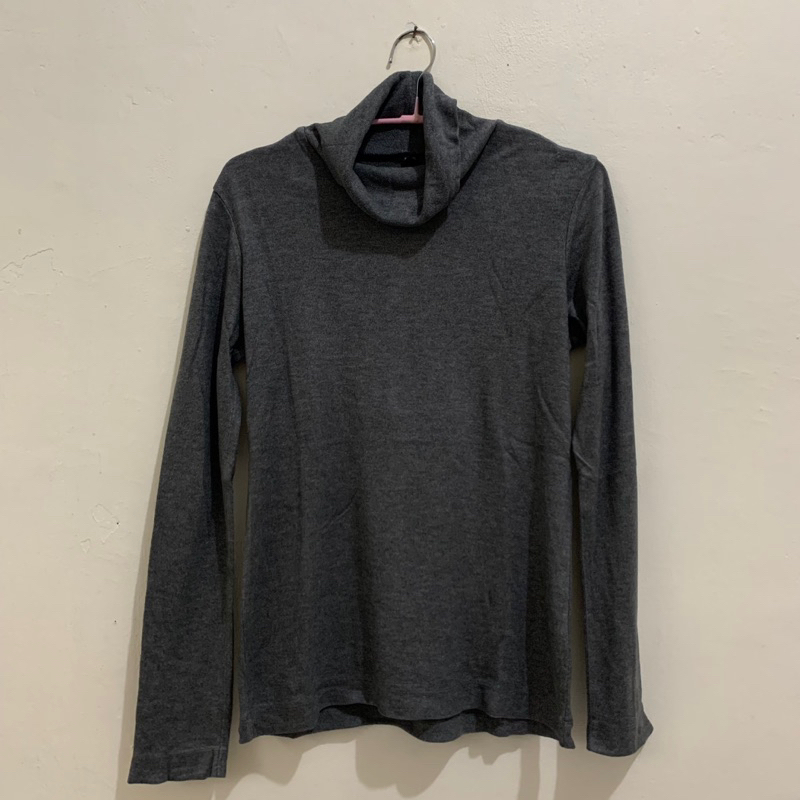 PRELOVED UNIQLO turtle neck