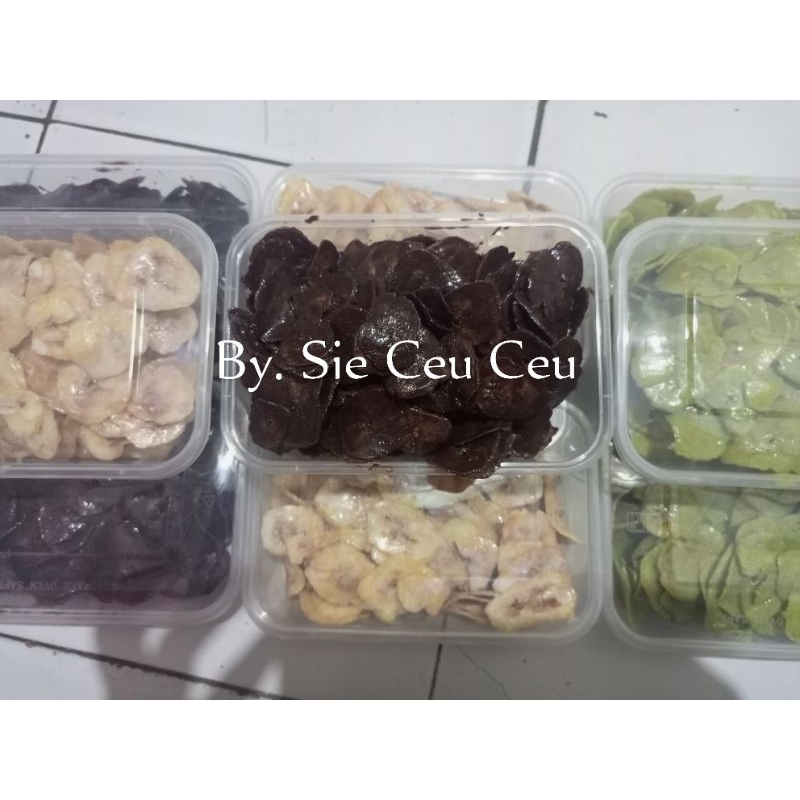 

kripik pisang coklat lumer dngan varian rasa, 750ML/ 220gram