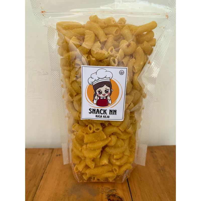 

RATU SNACK UKURAN 150GRAM - MAKRONI RASA KEJU KHAS BANDUNG
