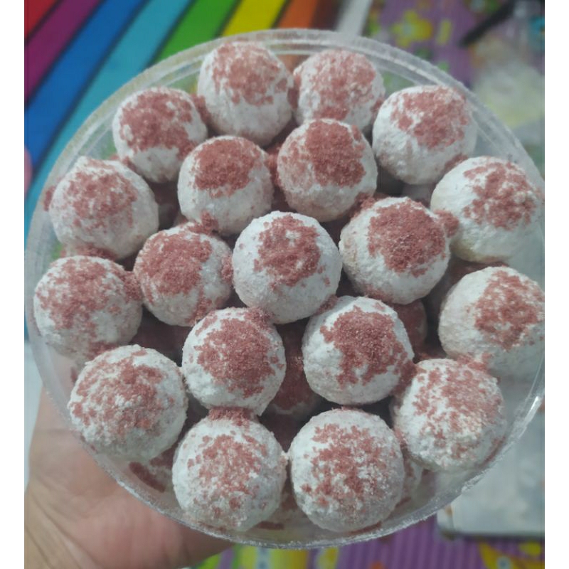 

Putri Salju Oreo Red Velvet