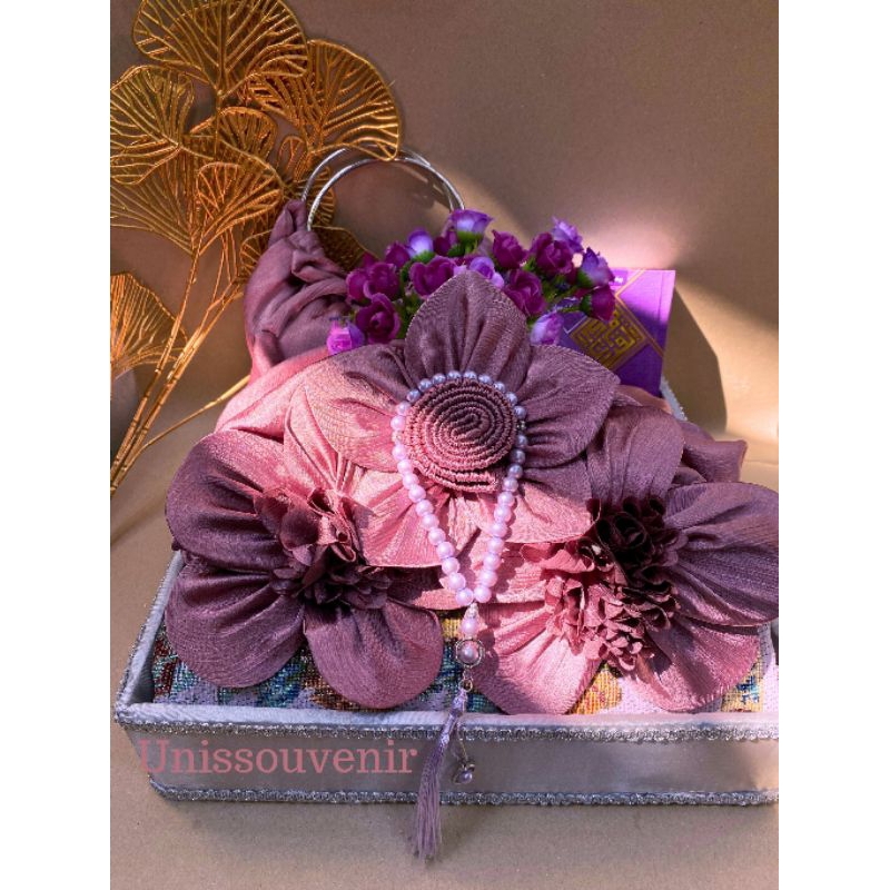 Paket seserahan / seperangkat alat sholat / hantaran pernikahan / mukena crendenza silk/ mukena crin