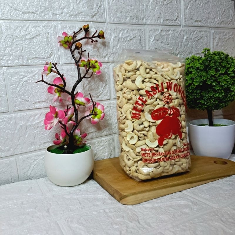 

Kacang Mede Mete Belah 2 kemasan 1kg