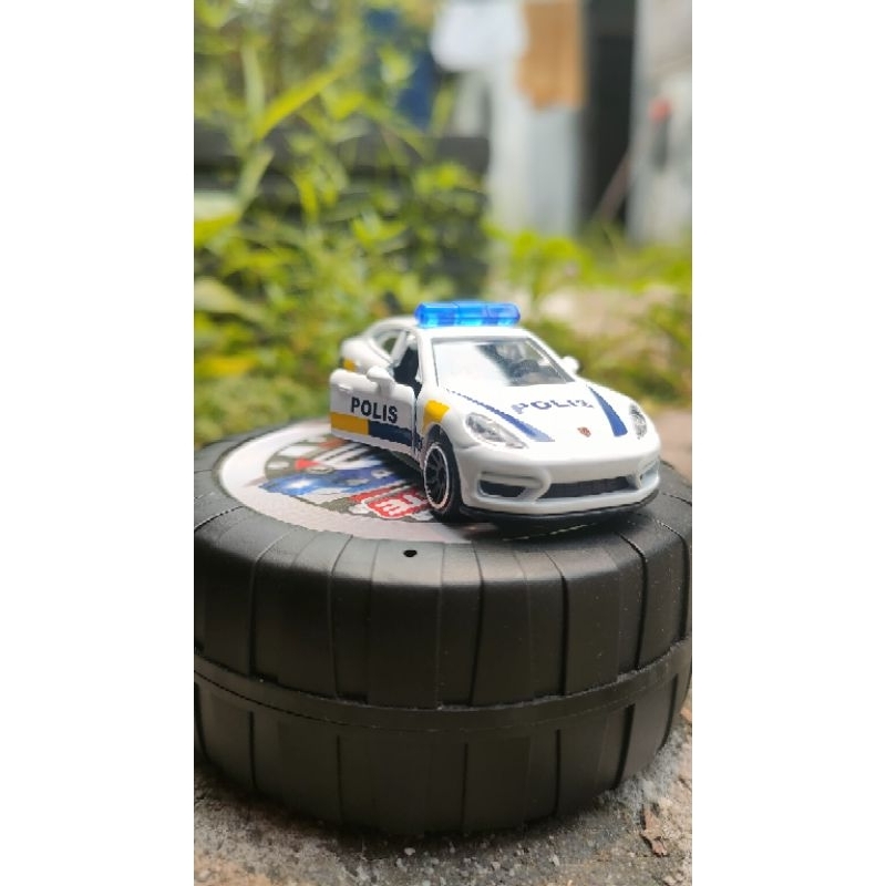 Porsche Panamera Turbo Majorette