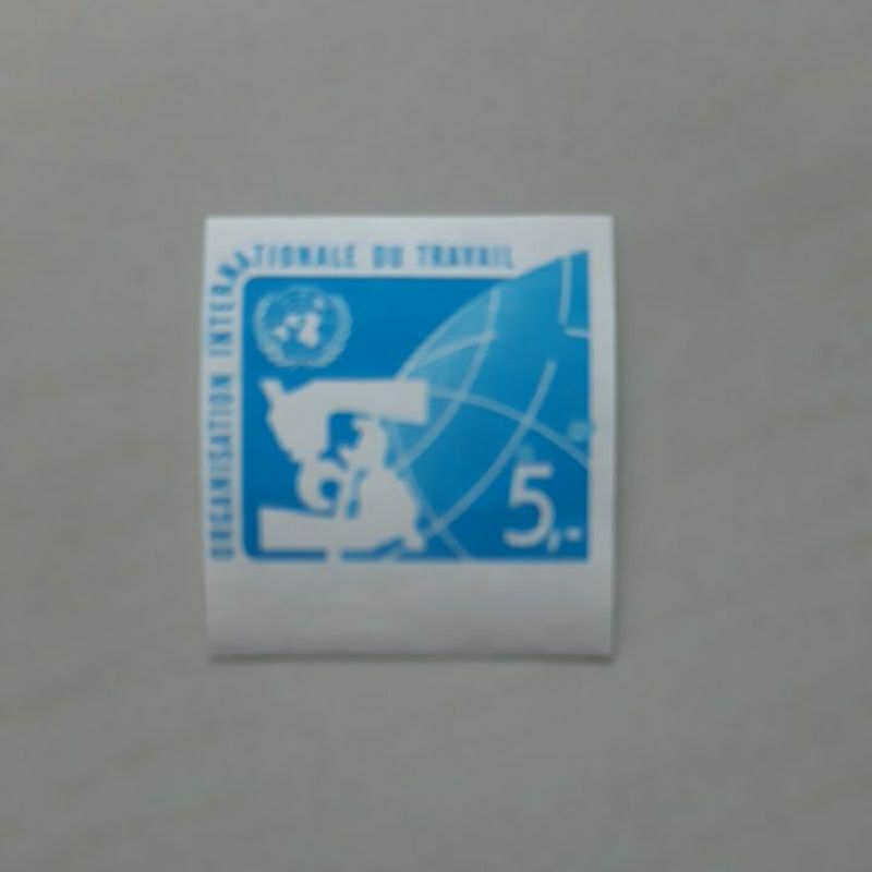 

Perangko prangko ILO 1969 tanpa porporasi beda warna