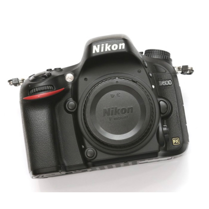 NIKON D600 BODY ONLY . Mulus Murah