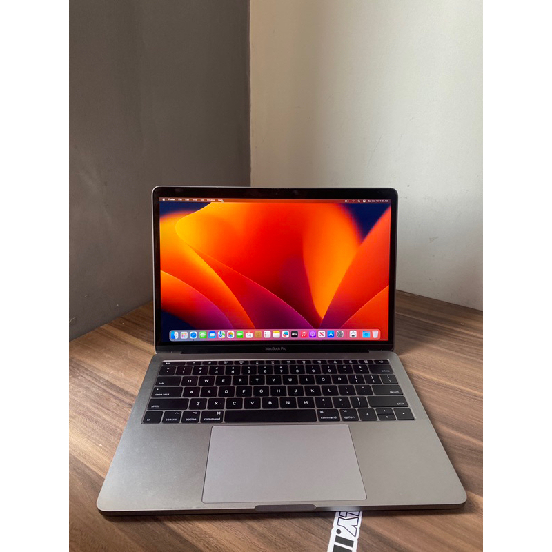 Macbook Pro 2017 8/256 GB 13 inch