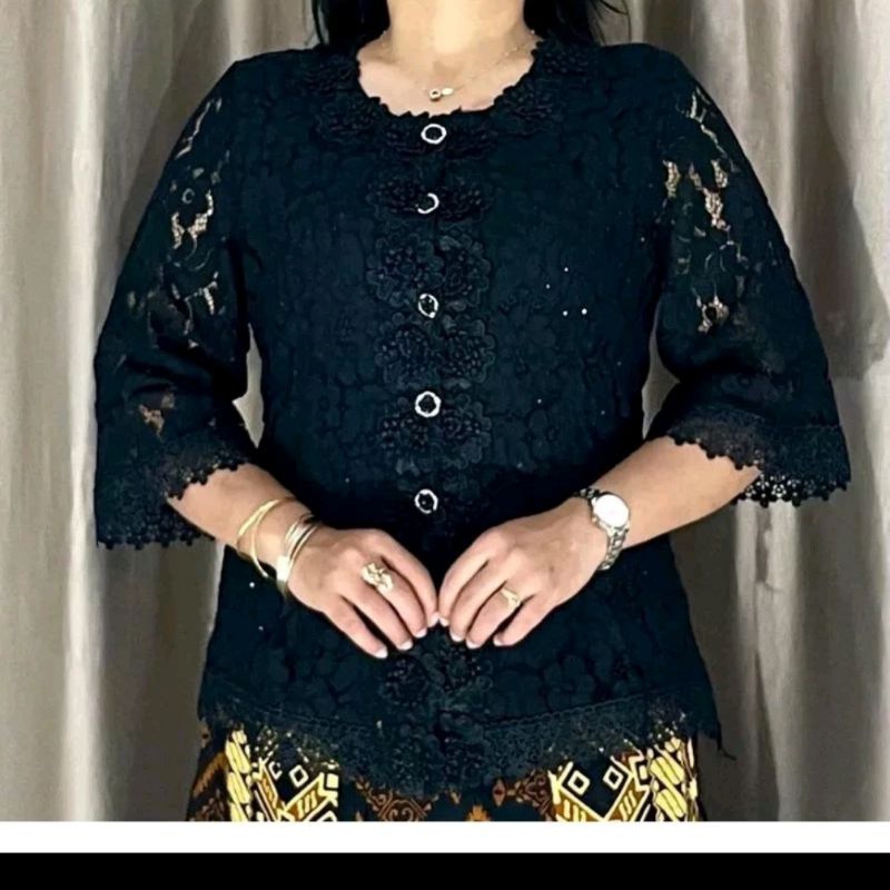 BRUKAT LAUREN, BRUKAT Cz