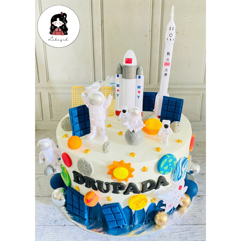 

Kue Ulang Tahun Karakter Astronot (buttercream 30cm)