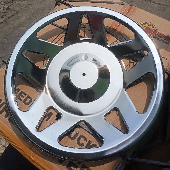 Weldop Truk Dop Roda Truk/Bus Ring 16 (2pcs) Belakang saja motif segitiga
