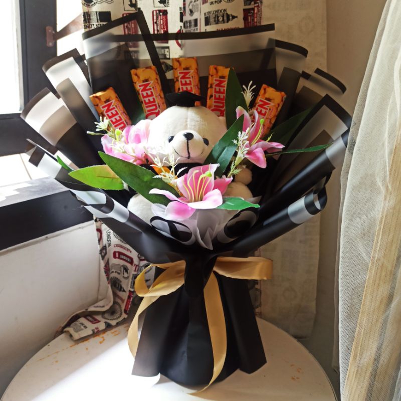 Buket Wisuda TABI Buket Snack Buket Boneka Buket Bunga Buket Silverqueen Buket Sidang Buket Sempro B