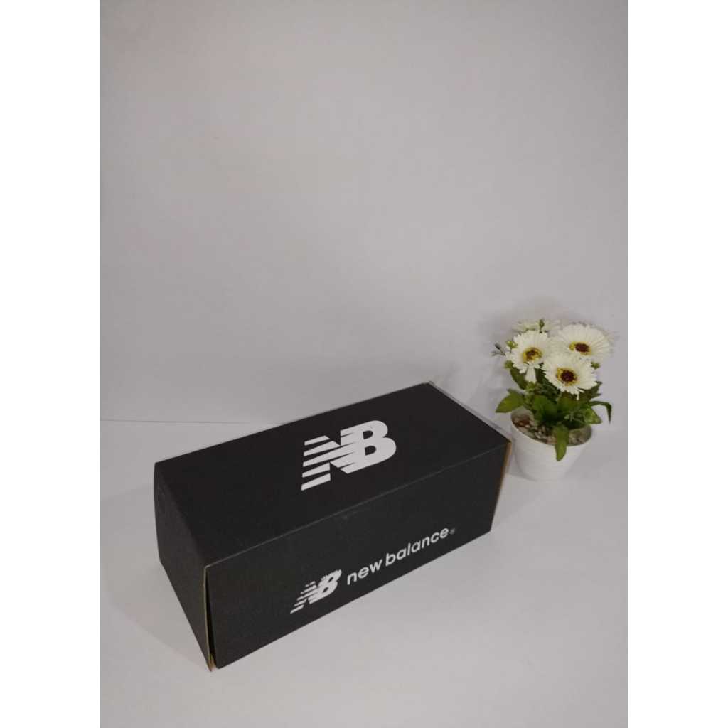 INNERBOX SENDAL_BOX SEPATU_NEW BALANCE_HITAM