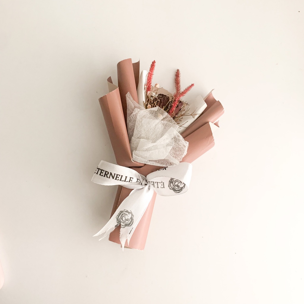 

Gift Inside - Bellerose Bouquet - Kado Ulang Tahun Cewek Hadiah Hampers Ulang Tahun Anniversary Wisuda Pacar Nikahan